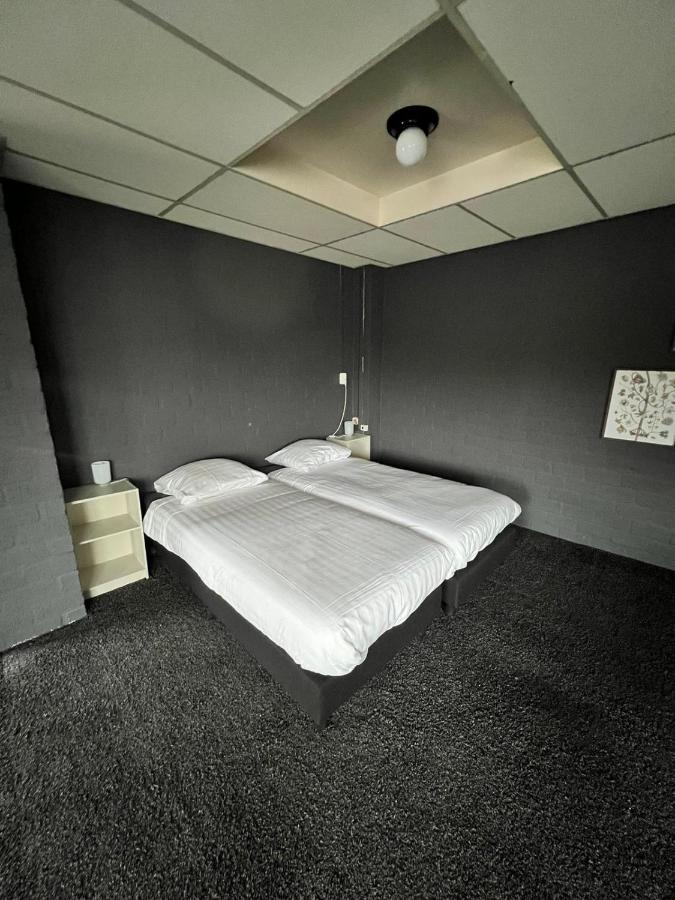 Hotel De Raket Rogat エクステリア 写真